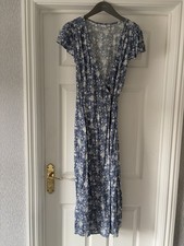 Gorgeous blue floral wrap dress. GAP. Size small (10/12). Excellent condition!