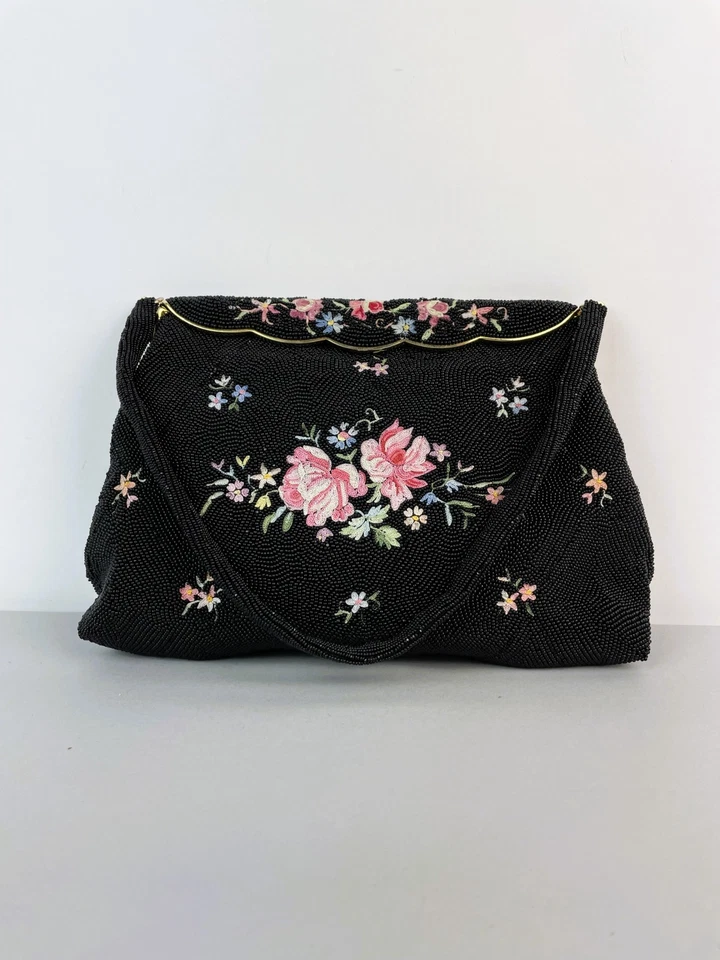 Mini bolsa de mão francesa vintage anos 60 feita à mão feminina preta bordada floral com miçangas - Imagem 2 de 4
