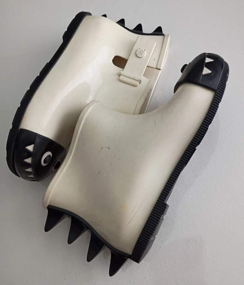 Mini Melissa Rain Monster Botas Niña Zapatos Talla 11 Blanco y Negro/Marfil Foto 3 de 4