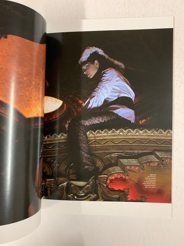 CLEAR MAGAZINE ISSUE 4-BLACK MAGIC FASHION & ARCHITECTURE - Foto 5 di 7