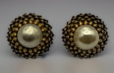 Vintage CASTELCLIFF Clip On Gold Tone  Faux Pearl Brutalist Earrings Jewelry J1