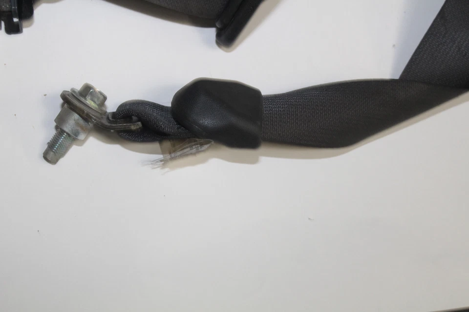 Nissan 350Z 2005 cupé conductor lado izquierdo cinturón de seguridad M2384 Foto 4 de 4