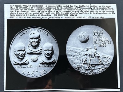 1969 NASA UPI Telephoto Apollo 11 Commemorative Medal Astronauts Moon Landing