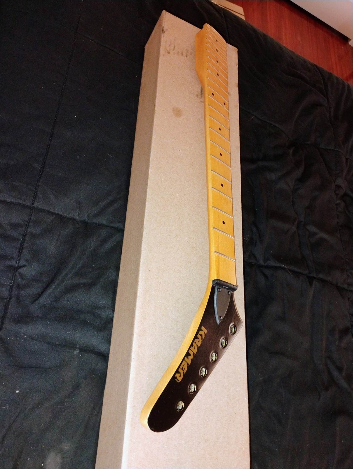 Kramer Baretta Special Maple Guitar Neck 22 Fret , Amber nitro Finish, Black