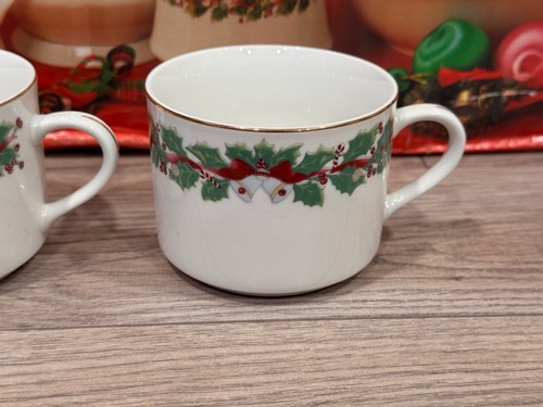 Vintage Sango Christmas Holly #8415 - Tea/Coffee Cups and Saucers - Set of 2 - Picture 4 of 15