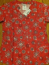 Ua Snowflake Scrub Top Medium  NWT  Red