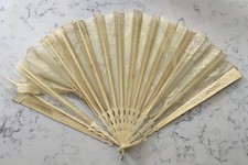 ANTIQUE VICTORIAN FOLDING HAND FAN HAND PAINTED WHITE FLOWERS LACE EMBROIDERY