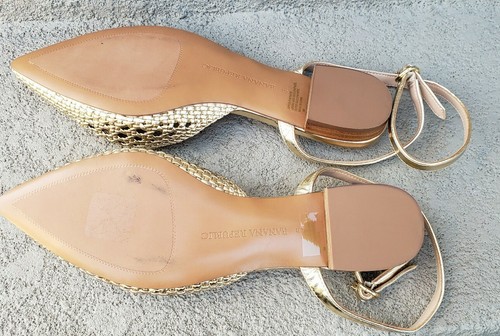 Banana Republic Women's Gold Flats sz 5 - Picture 7 of 8