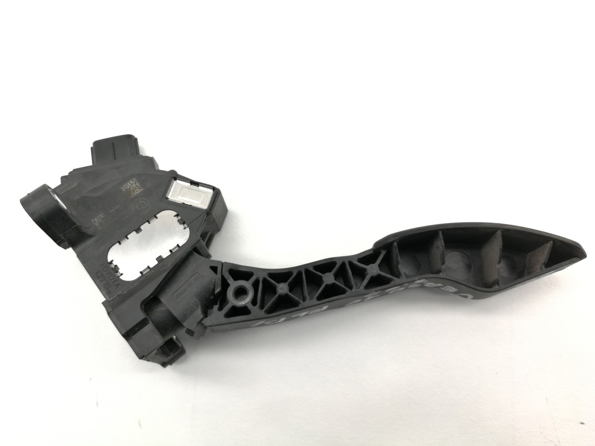 TOYOTA VERSO R2 Accelerator Pedal 78110-02021 10104A 2.0