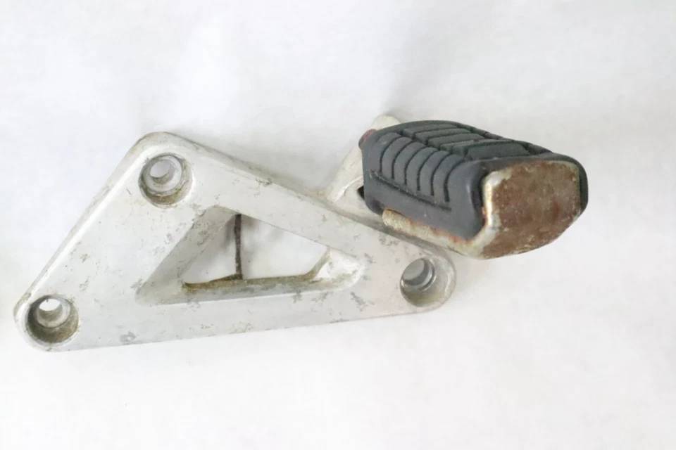 83 1983 Honda CX 650 CX650C Custom Right left Hand Rear RHR Foot Peg & Bracket - Image 4 of 4
