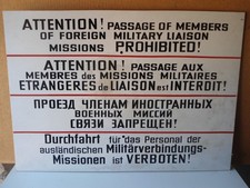 originales Sektorenschild Berlin Ost / West  Relikt vom kalten Krieg  DDR Zeit !