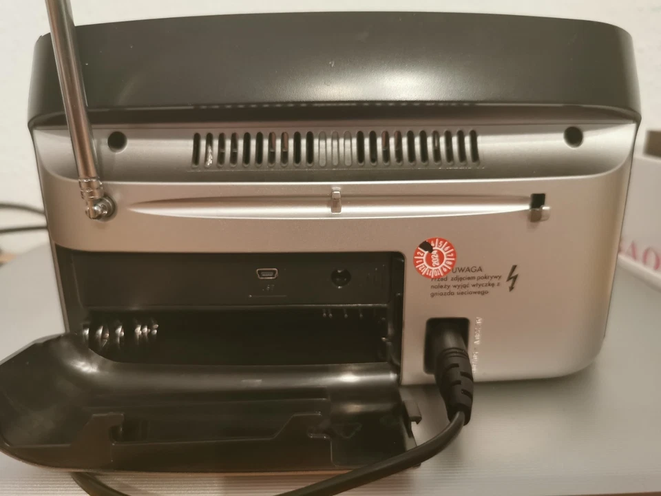 Grundig Music 7000 DAB/DAB+ Radiowecker - Schwarz/Silber - Bild 3 von 4