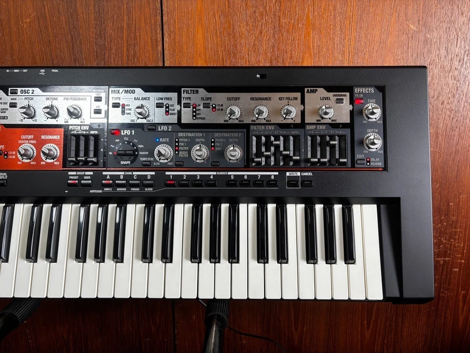 Roland SH-201 Analog Modeling Synthesizer w/ bag, power supply 100-240V - Image 3 of 4