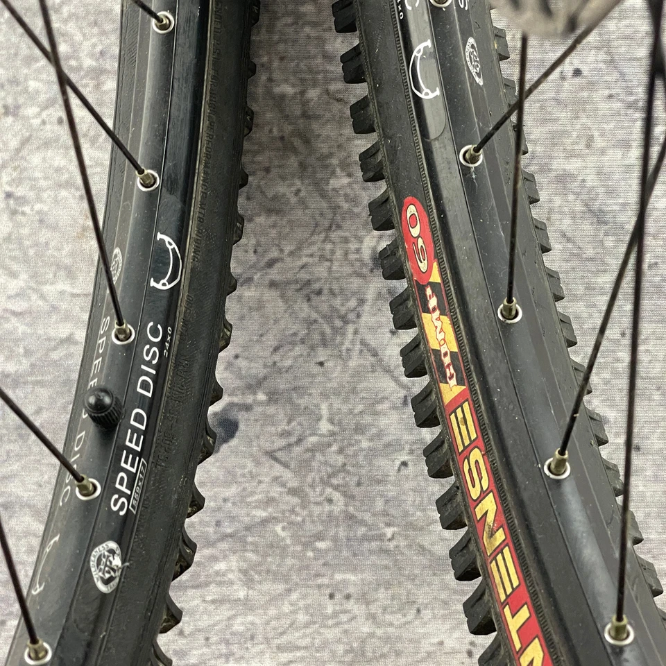 Vintage WTB Speed Disc 26 in Wheel Set Disc QR Mountain Shimano Cassette 135 - Image 3 of 4