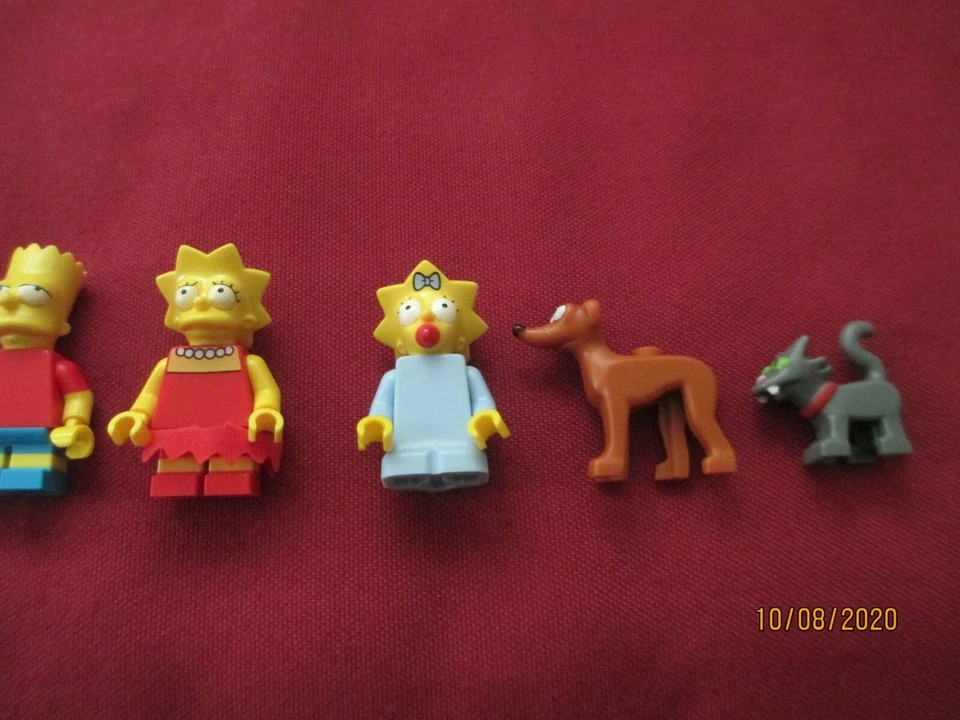 LEGO Simpsons  Minifigures LOT.Simpson's House Minifigures +Snowball & Santa's H - Image 4 of 4