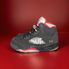 Supreme x Air Jordan 5 Retro Black for Sale - Authenticity Supreme x Air Jordan 5 Retro Black for Sale - Authenticity