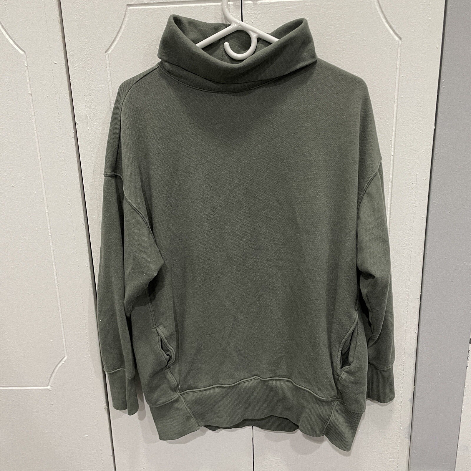 Aerie Green Turtle Neck Oversized Sweatshirt Size Sma… - Gem