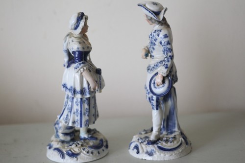 Antique Pair of Large Continental Porcelain Figures - Picture 9 of 14