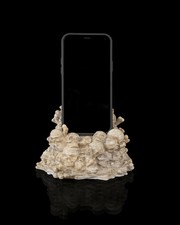 Bone Throne   Gothic Skull Phone Holder