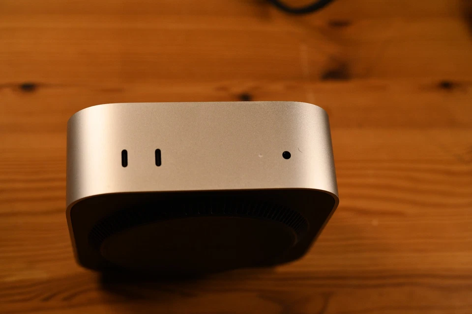 Apple Mac Mini M4 16gb RAM 245mb HD + 40gpbs Aluminum Hub 2tb HD - Image 4 of 4