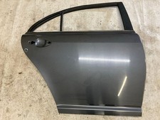 Porte arrière et accessoires Toyota AVENSIS