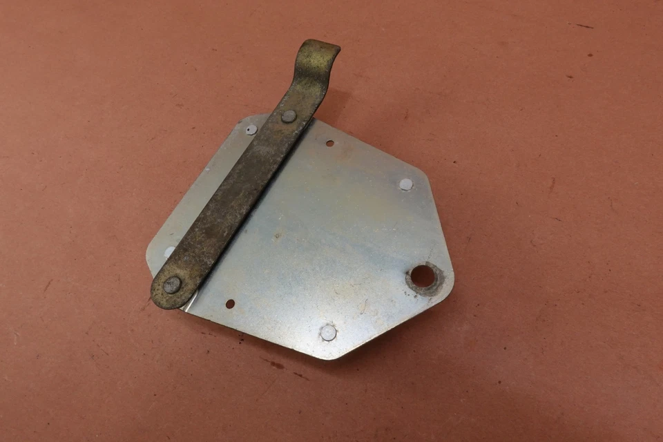 Soporte de montaje de módulo de control Harley Davidson Softail Deuce FXSTDI 2001-2005 Foto 2 de 4