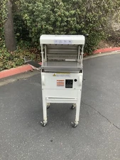 Oliver 777-NT Commercial Restaurant Bakery Model 777 Bread Slicer 1/2" - JJ J