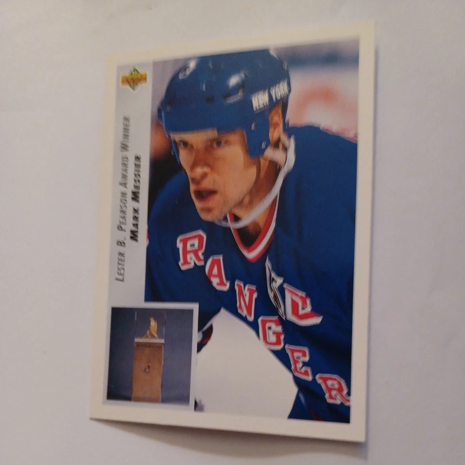 1992-93 UPPER DECK MARK MESSIER NEW YORK RANGERS #432 - Image 2 of 3
