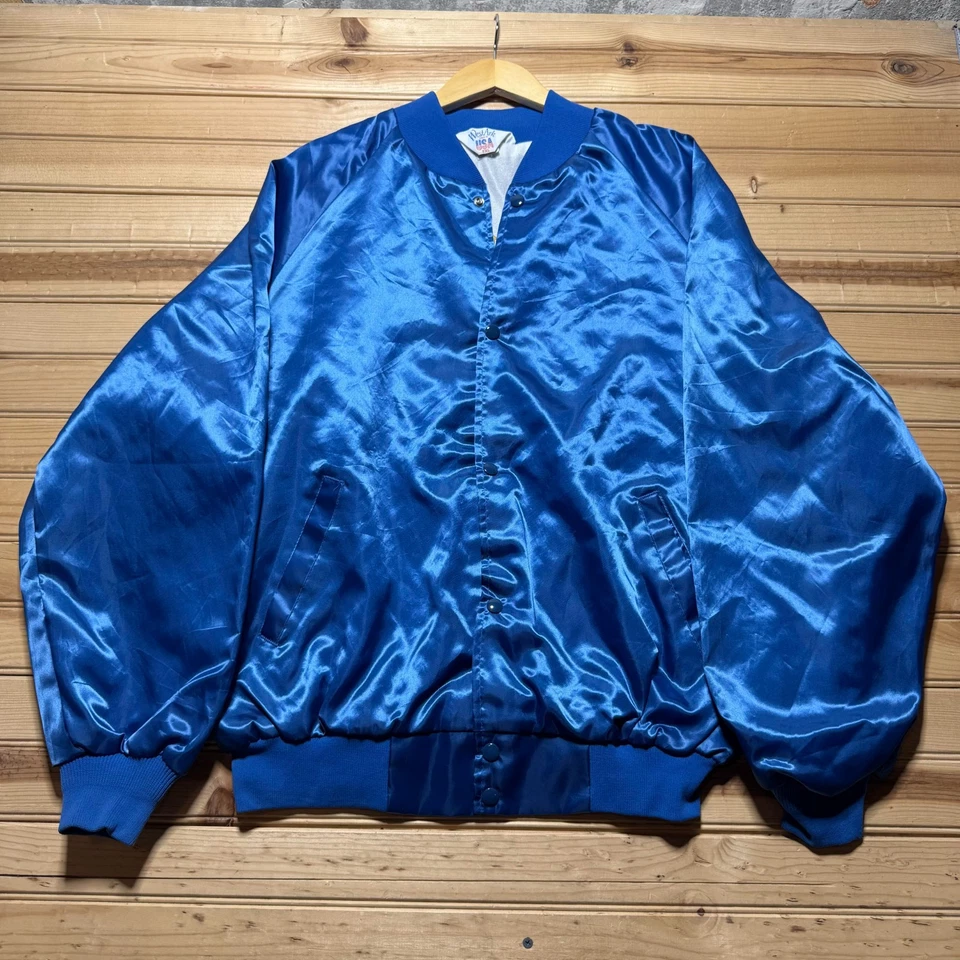 Chaqueta Bomber Vintage Años 90 Sigma Gamma Rho Sorority Bordada Satén EE. UU. - 2XL Foto 2 de 4