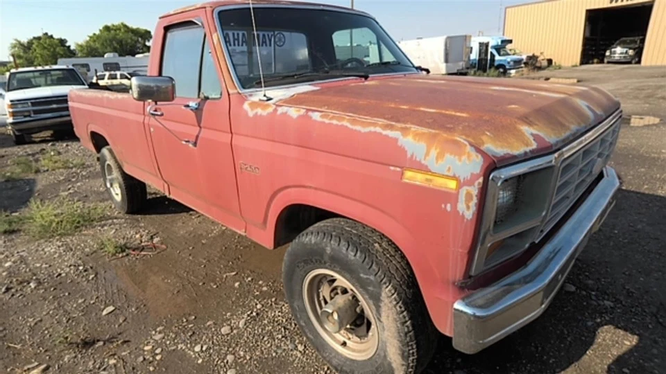 Medidor de velocímetro usado se adapta a: Ford F250 1985 cabezal de recogida solo MPH sin odómetro de viaje Foto 4 de 4