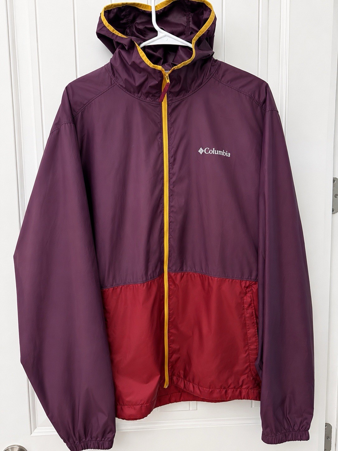 Columbia Lightweight Hooded Windbreaker Jacket Men’s Size L Burgundy RedFull Zip