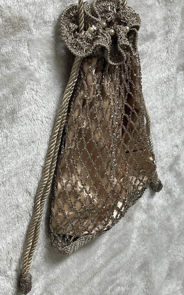 De Colección Nudo~Nudos Tiburón Estilo Aleta Cuentas Malla Bolsa Bolso Cartera Diseño Años 20 Foto 4 de 4