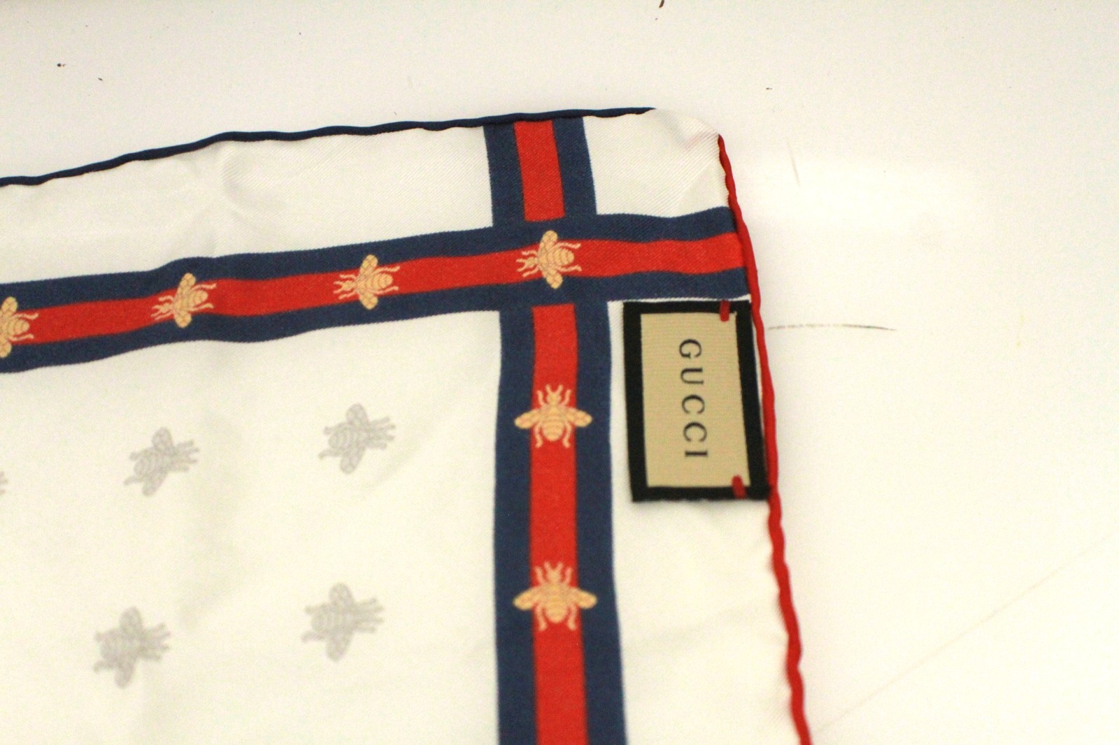 Gucci Bee pattern silk pocket square - image 2