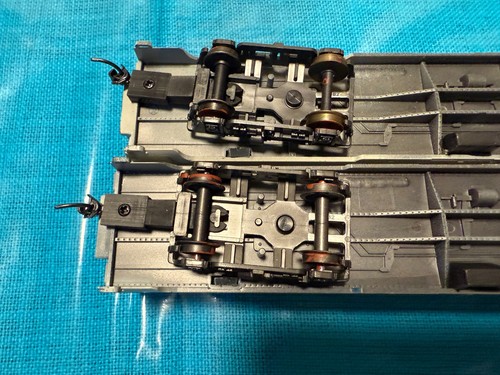 2- HO SCALE IHC LONG ISLAND RAILROAD LIGHTWEIGHT PARLOR CAR MANHASSETT-NOYAC - Picture 6 of 7