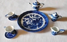 Vintage Blue Willow 10 pc Miniature Doll House Tea Set