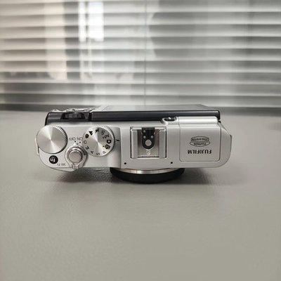 Fujifilm X-M1 16.0MP Digital Camera Silver Fujifilm X Series X-M1