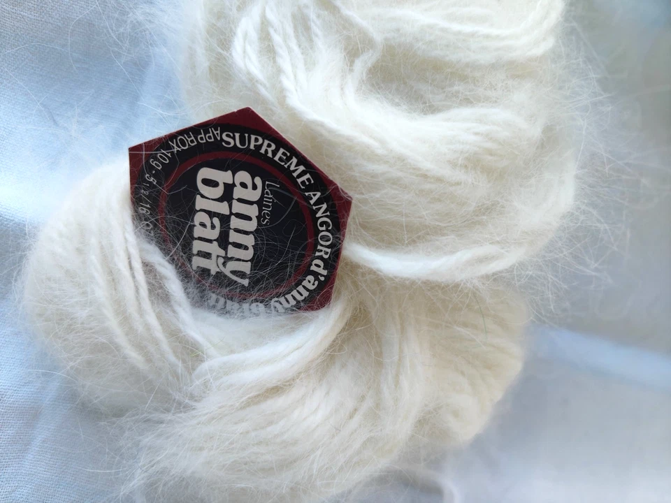 Anny Blatt 100 % Angora Supreme Angor d'anny blatt 20 Gr. Cremeweiß Farbe 3836 - Bild 3 von 3