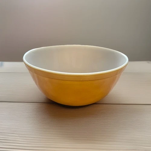 Pyrex 403 2 1/2 Qt Mixing Bowl Citrus Orange