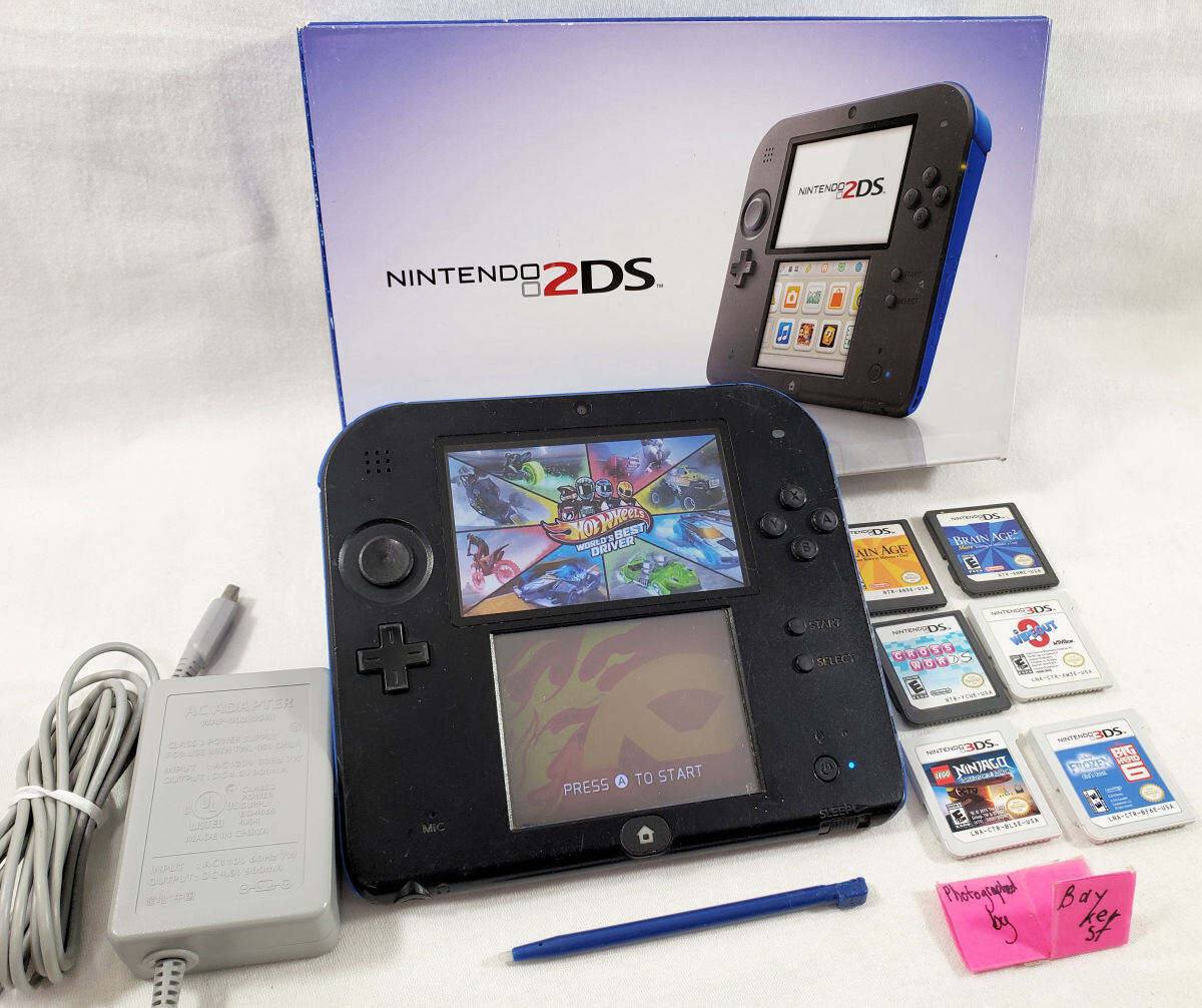 Nintendo 2DS Electric Blue Black with Box Games Charger 2D 3DS