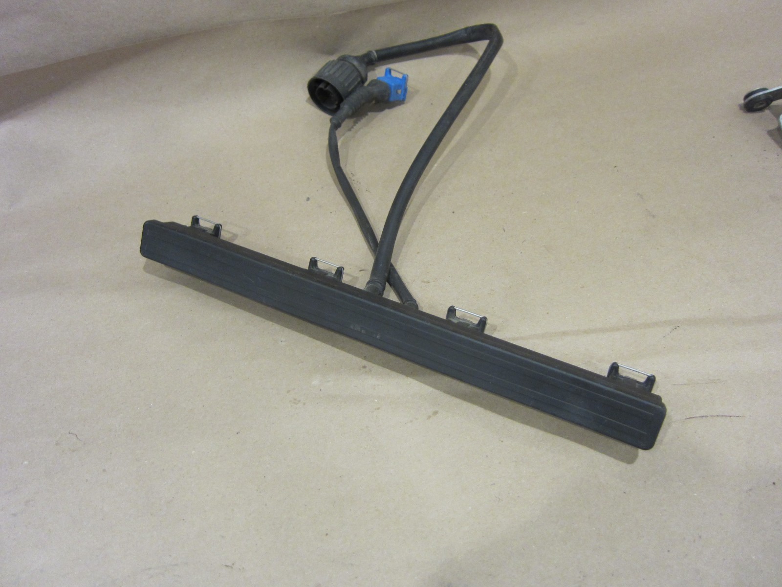 Ferrari 348, Mondial T - Injection Cable and Cover/Container Part # 142842