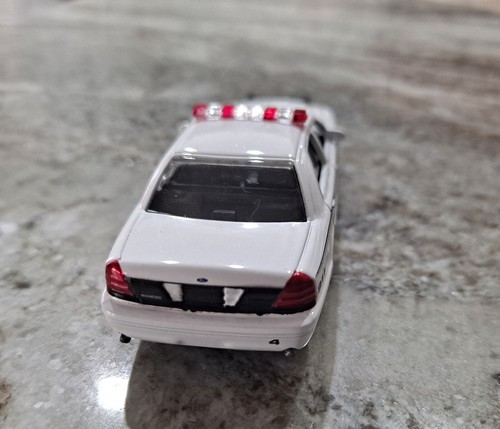 2009 Greenlight Hot Pursuit 1:64 Ford Crown Victoria Bismarck, ND Police - Foto 4 di 5