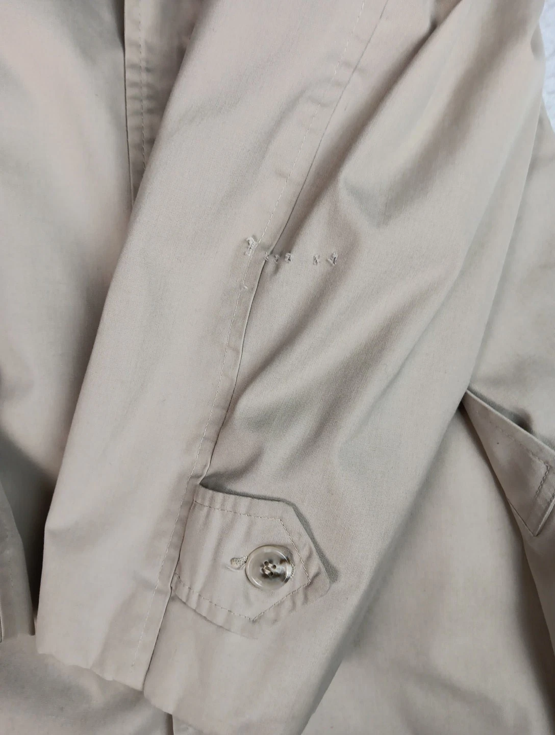 VTG Raleigh's Washington Mens Beige Trench Coat Size 44R Tan Overcoat image 5