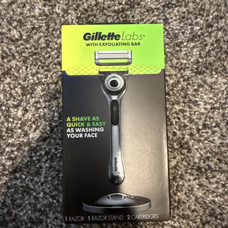 Gillette Labs - Razor and Two Cartridges - New - With Exfoliating Bar