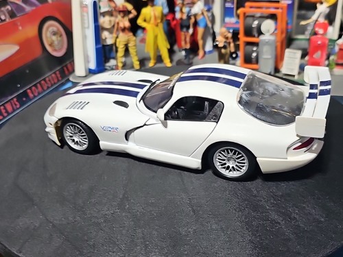 VINTAGE Maisto Special Edition 1997 Dodge Viper GTS-R - READ 📚 FOR PARTS... - Picture 9 of 24
