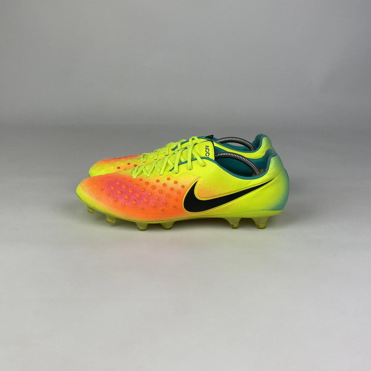 Las mejores ofertas en Zapatos de fútbol amarillo Nike para
