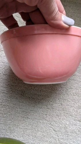 PYREX 1 1/2 QUART MIXING BOWL-- PINK