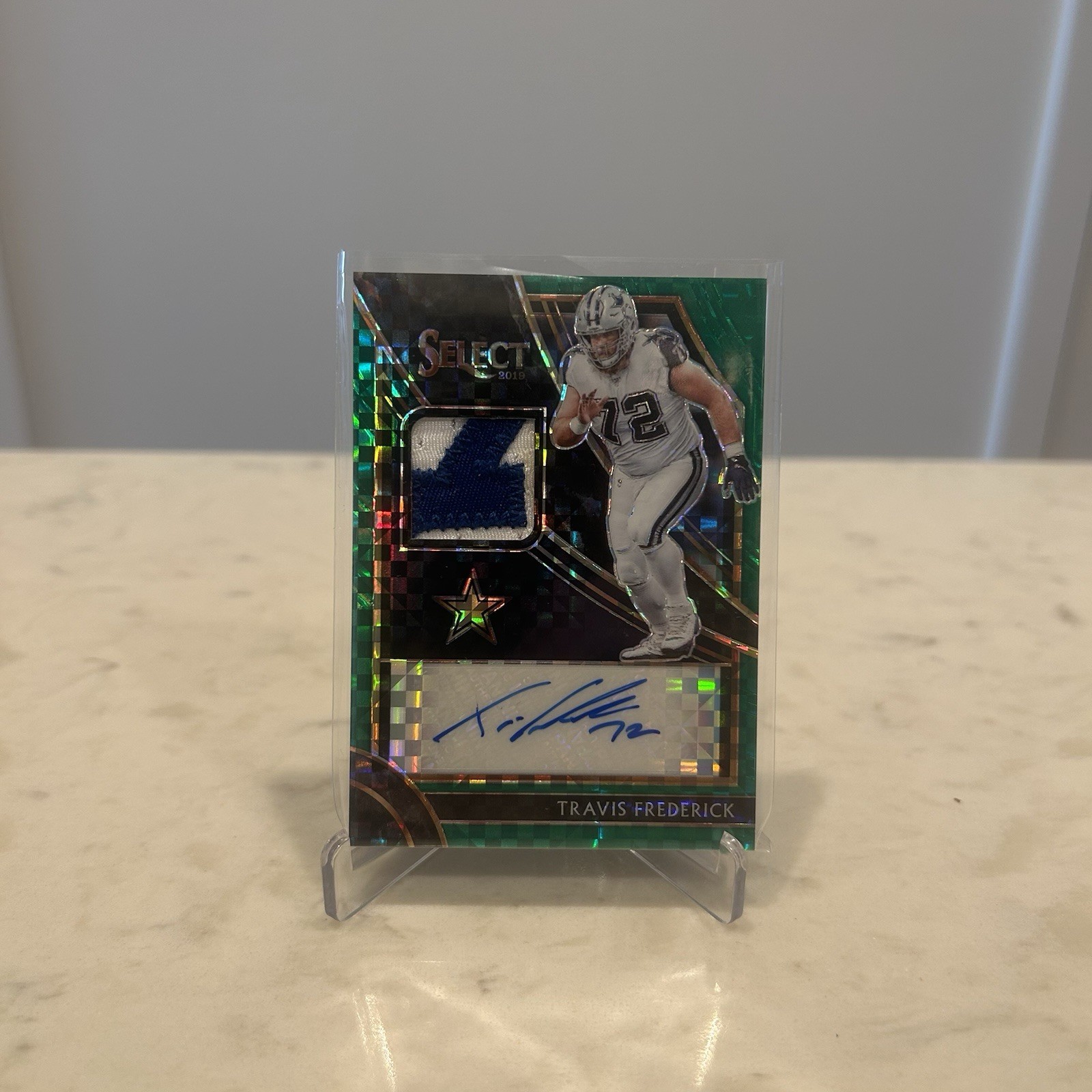 Travis Frederick 2019 Panini Select Game Used Patch Auto Green /5 Autograph
