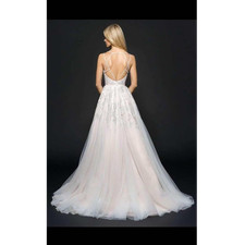 Sleeveless Beaded Lace V Neck A-Line Full-Length Tulle Wedding Dress White