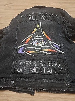Mens Kilogram Jean Jacket MED 97% Cotton Black What Doesnt Kill You Messes...