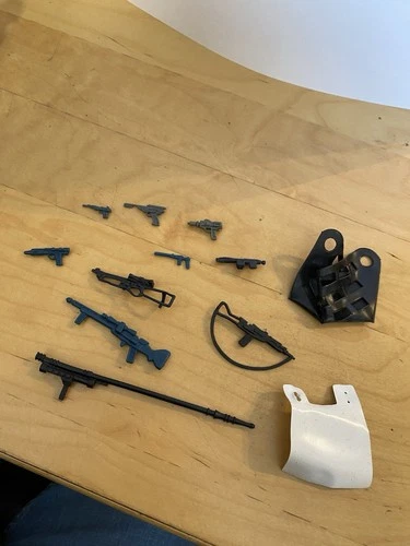 Vintage Kenner Star Wars Weapons Guns Accessories Blasters & Capes 9 Weapons